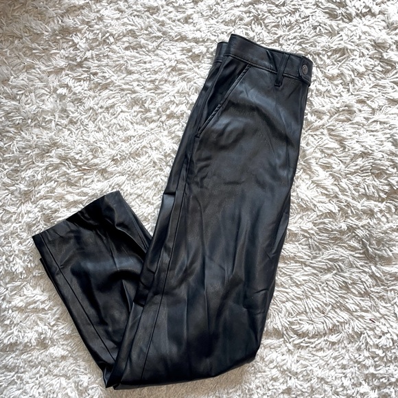 Levi’s faux leather pants - Picture 3 of 3